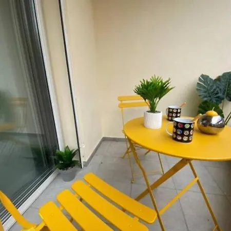 Апартаменты Le Minimaliste - Clim - Terrasse Ним